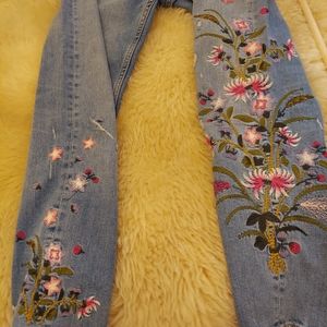 Zara woman embroidery jeans